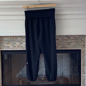 Lululemon Om Pant in Black Size 6